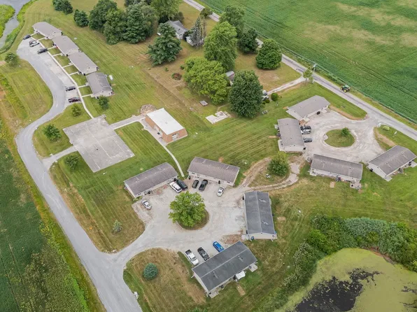7028 E Heritage Dr, Pierceton, IN 46562