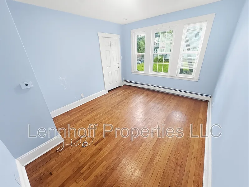 Studio, 1.0 bath, $1,950 — Photo 3