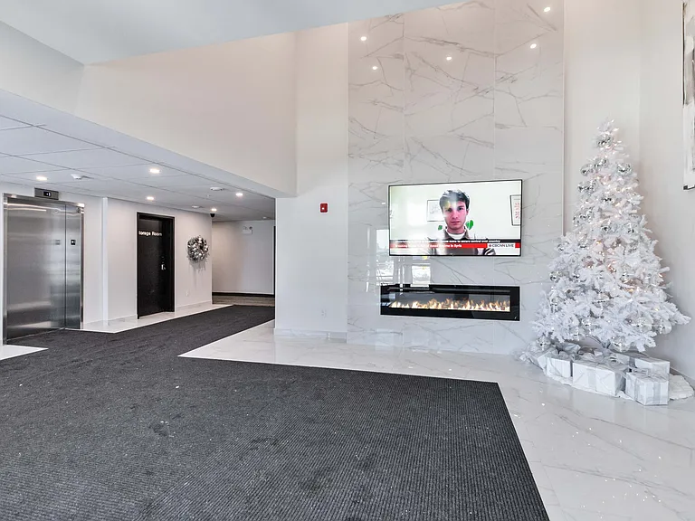 320 Millennium Blvd — Photo 3