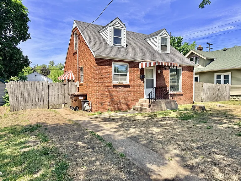 2809 Bildahl St — Photo 1