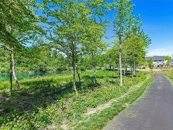 Wenrich Dr — Photo 23