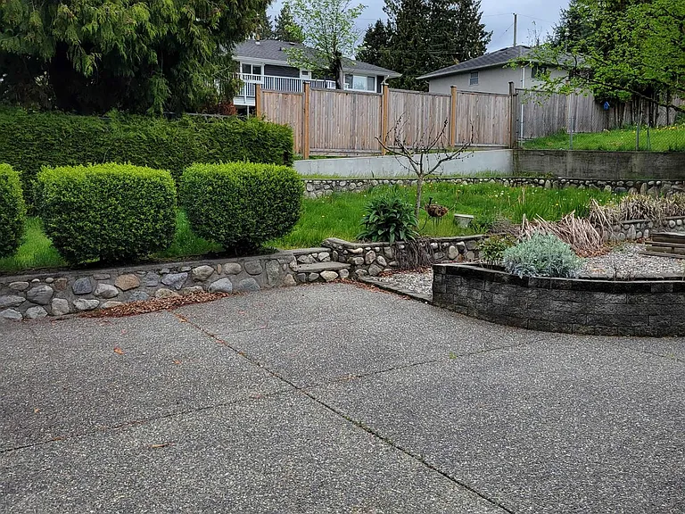 9686 Princess Dr #UPPER — Photo 2