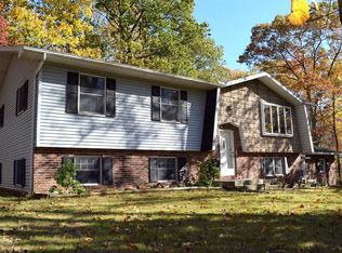 234 Hemlock Rd, Tannersville, PA 18372