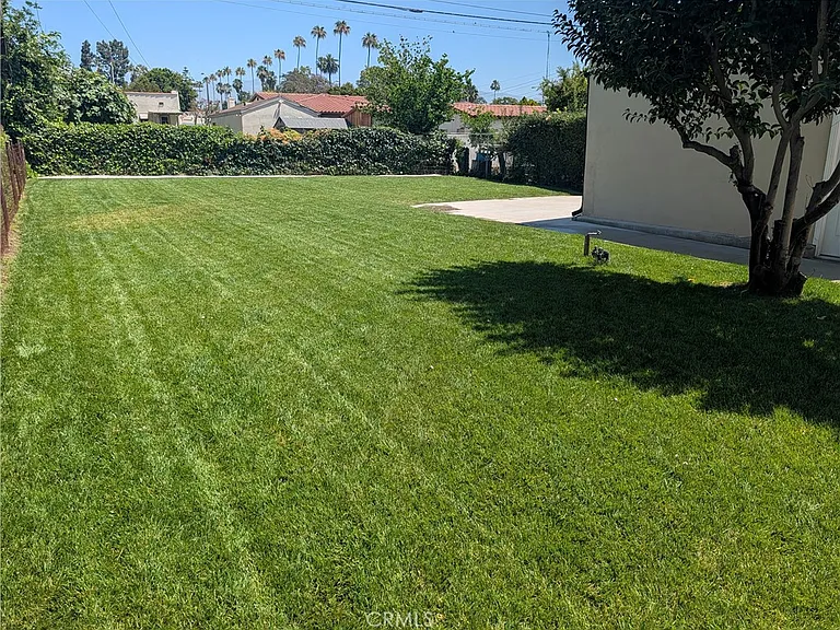 2609 Birch St — Photo 4