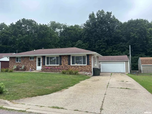 102 W Rio Dr, Washington, IL 61571
