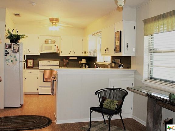 3rd image of 801 River Oak Dr