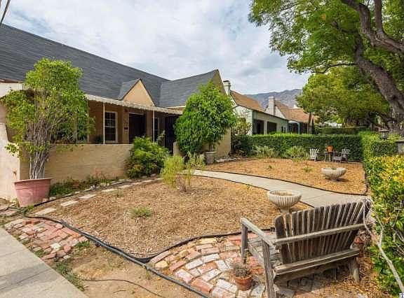 2nd image of 3045 La Corona Ave