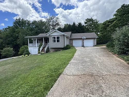 74 Lockes Way Photo 1