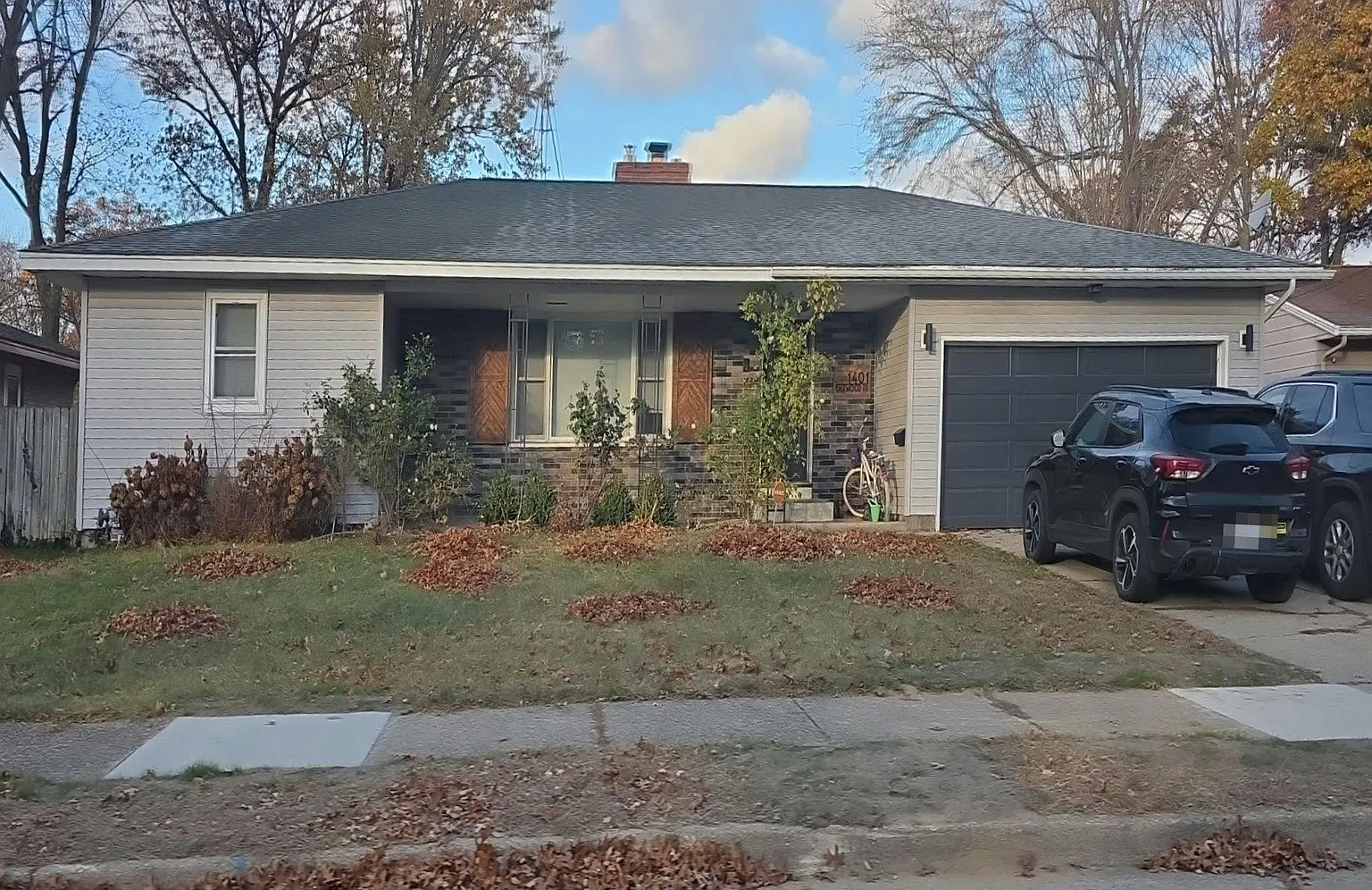 1401 Eastwood Dr photo 1
