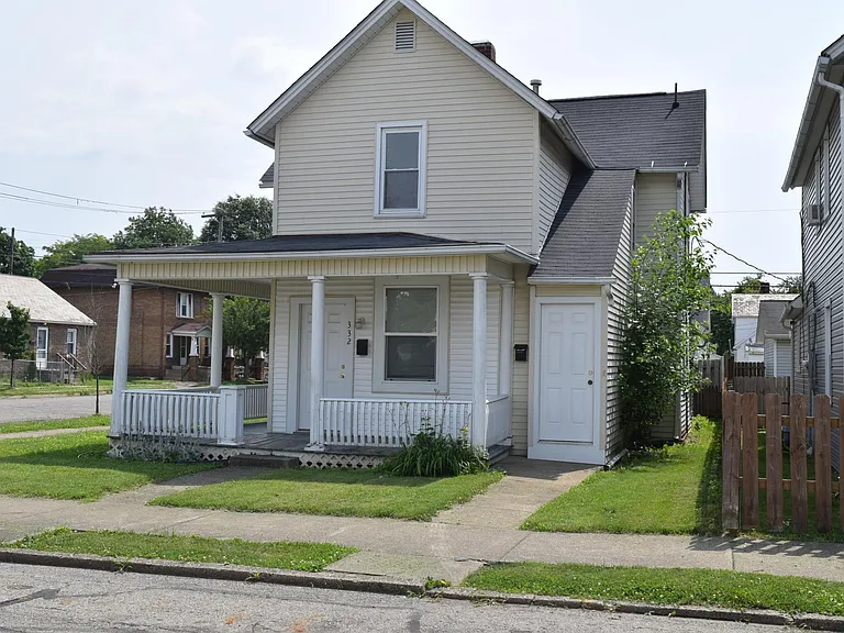 332 1/2 Garfield Ave — Photo 1