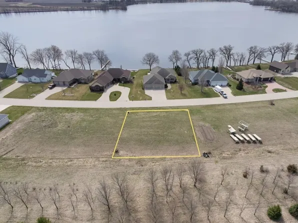 307 Ford Rd, Emmetsburg, IA 50536