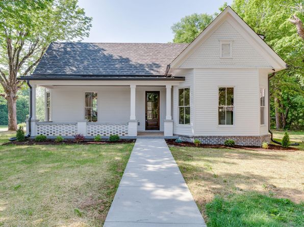 223 Walnut Ln