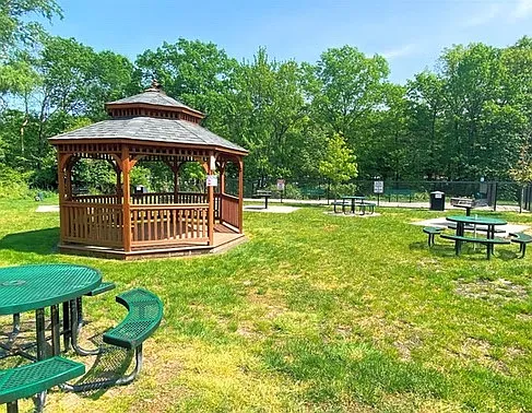3 Charles Ln #2B — Photo 31