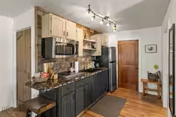 1 bed, 700 sqft, $1,400 — Photo 4
