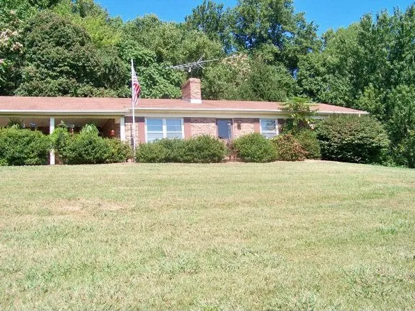 90 S Mayo Dr, Stuart, VA 24171