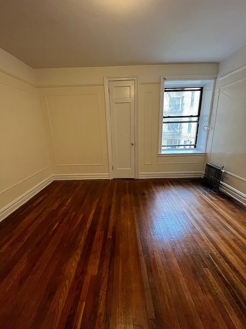 322 Linden Boulevard — Photo 4