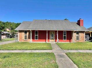 863 Roundhill Dr, Baton Rouge, LA 70810