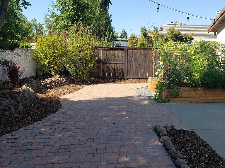 920 Rathbone Cir — Photo 38
