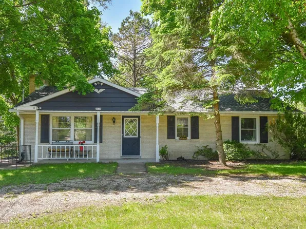 3575 Pleasant Valley ROAD, West Bend, WI 53095