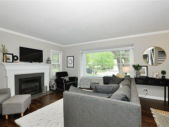 5th image of 6021 Hillside Ave