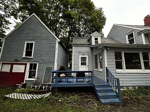 258 Essex St Photo 1
