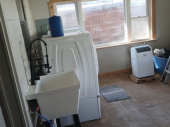 Utility/300 sq ft additional