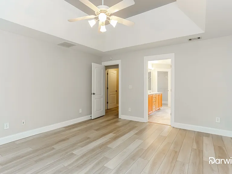 149 Lincoln Dr — Photo 9