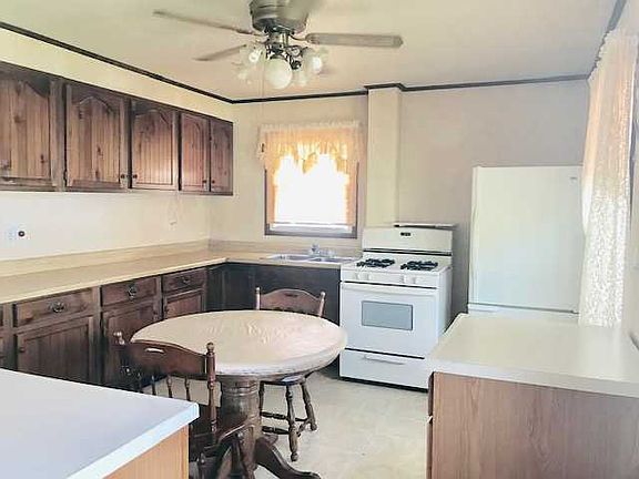 3rd image of 663 Stockton Heights Dr