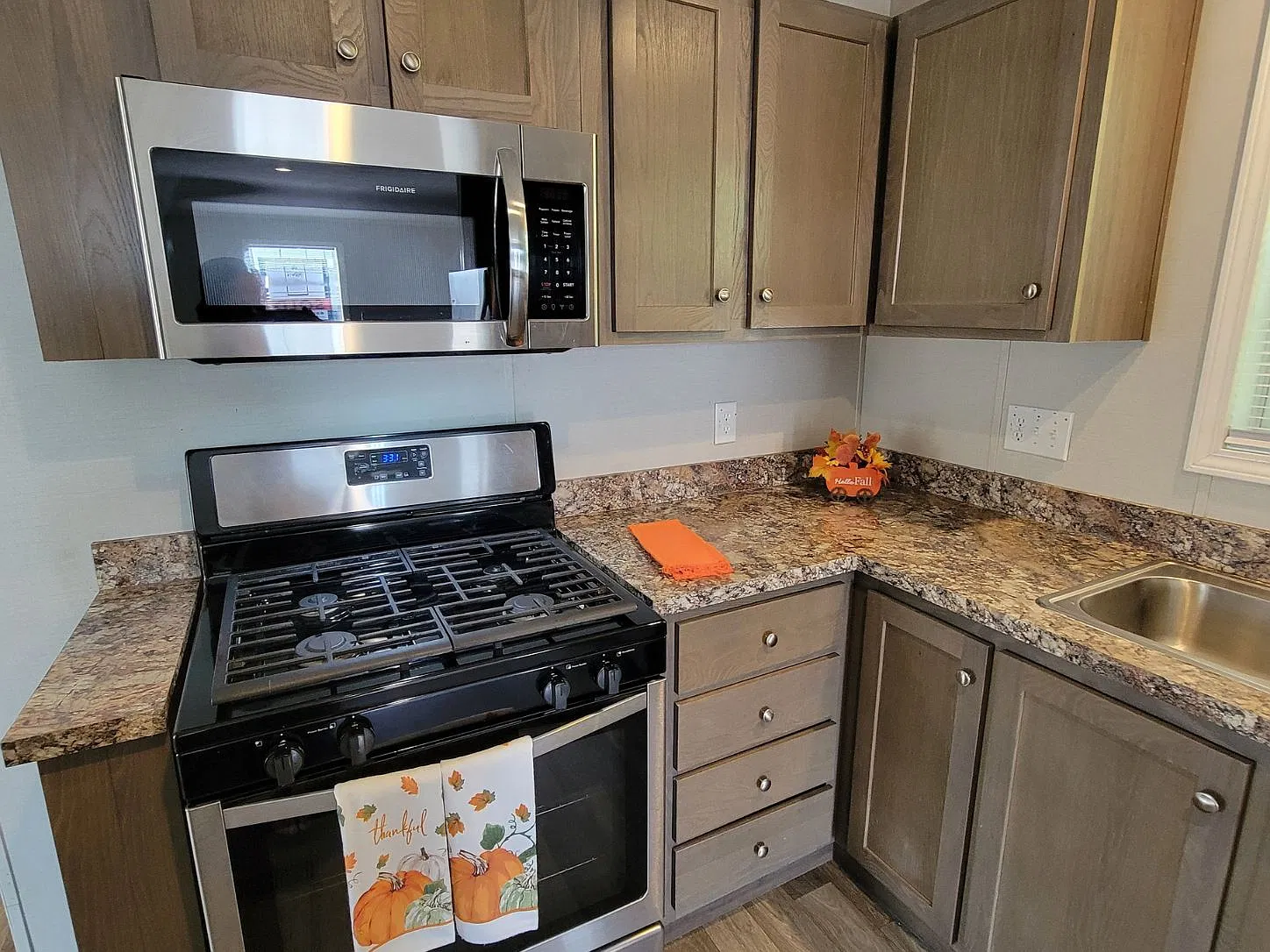 Move-In Ready Today! Don't Miss This Incredible Opportunity! — Photo 4
