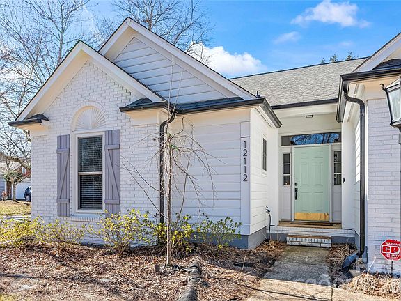 4th image of 12112 Kempshott Ct