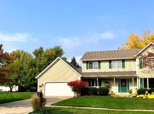 633 Crayton Cir N, Dekalb, IL 60115