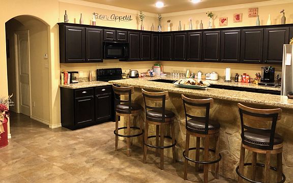 Awesome Kitchen, BIG!!  
