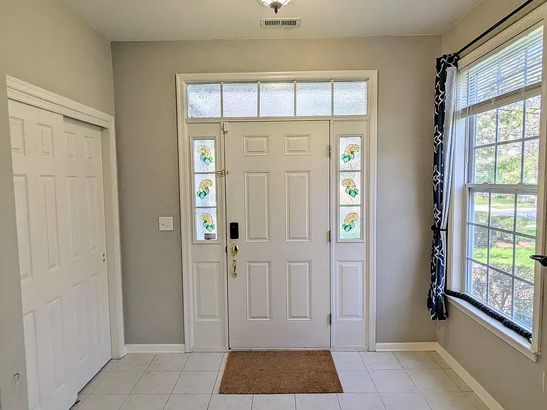 62 Shelley Cir — Photo 2