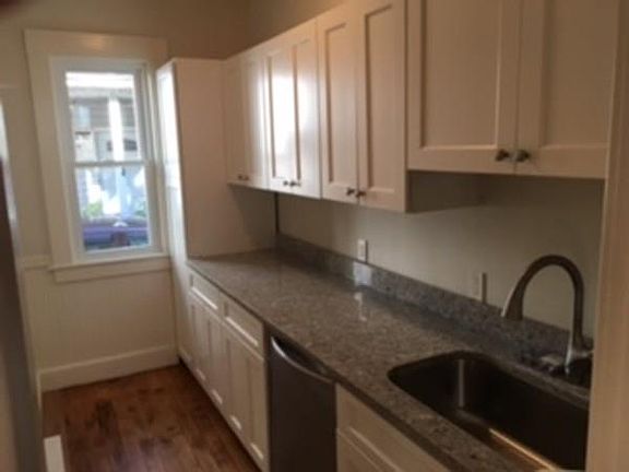 4th image of 246 Rogers St