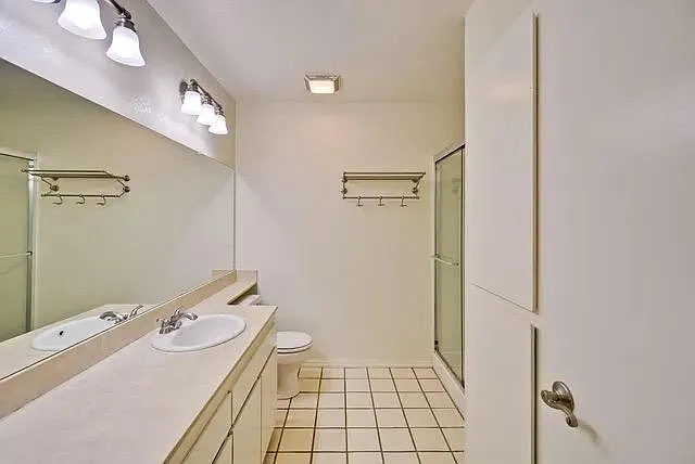 1400 Bowe Ave #2008 — Photo 15