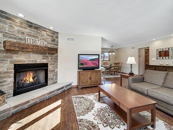2nd image of 252 Hawthorne Dr