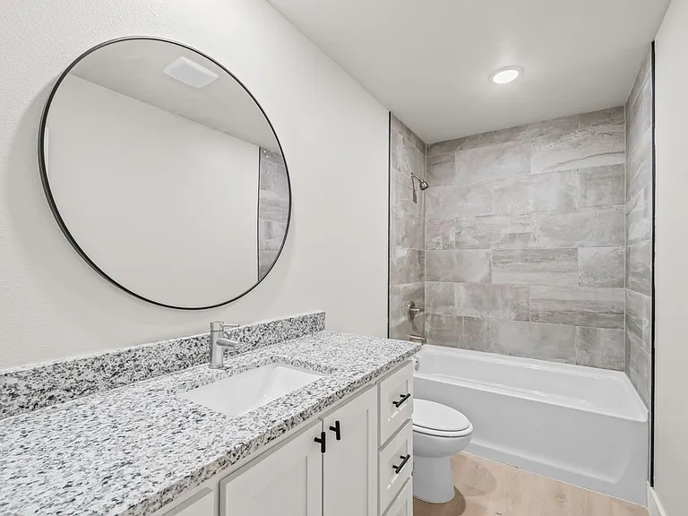 10505 East Cres #7400 — Photo 27