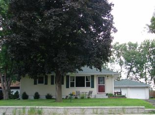 6538 7th St N, Oakdale, MN 55128