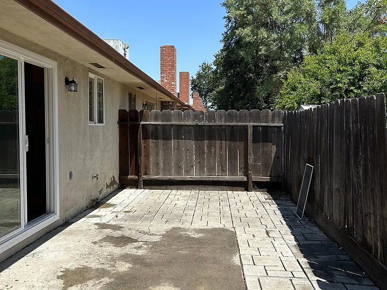 2016 Rose Ave — Photo 22