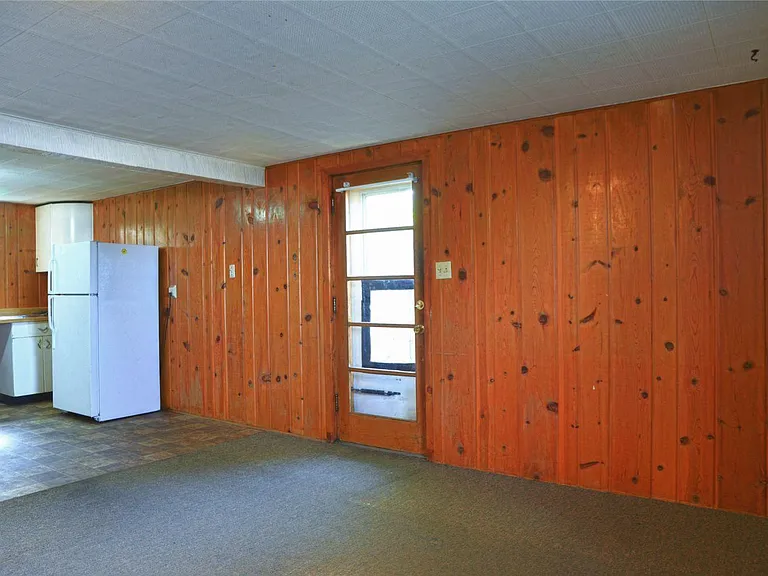 721 Helena Ave — Photo 7
