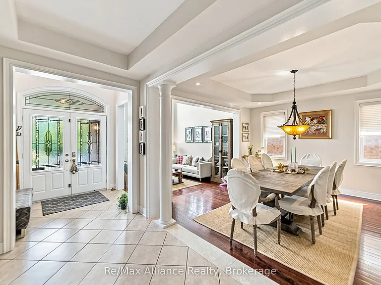 2404 Rideau Dr — Photo 5