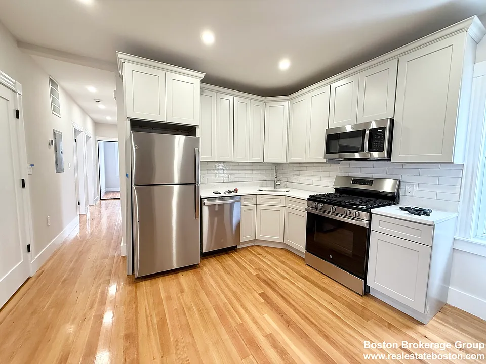36 Raven St #2