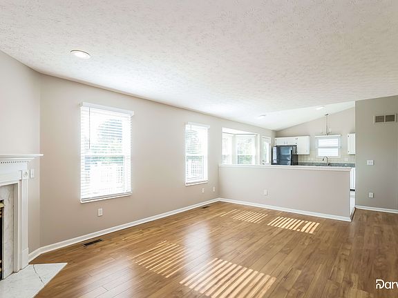 5th image of 578 Pine Hill Pl