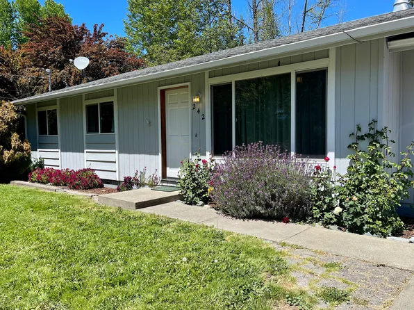 242 Stanford Way, Grants Pass, OR 97527