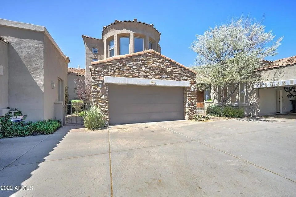 3 bed, 2563 sqft, $7,500 — Photo 3
