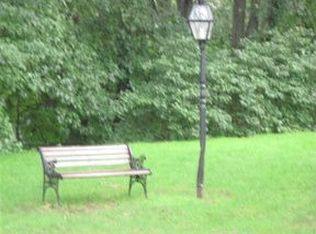 12 Charlton Hill Rd, Hamden, CT 06518