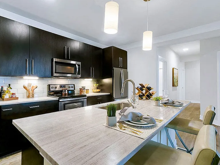 Aster Apartments — Photo 18