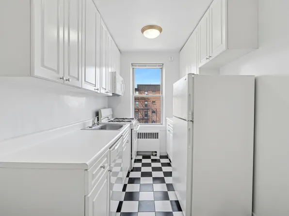 20-26 Seagirt Boulevard image 3 of 17