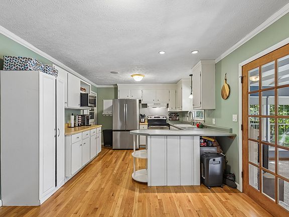 2nd image of 101 Cumberland Dr