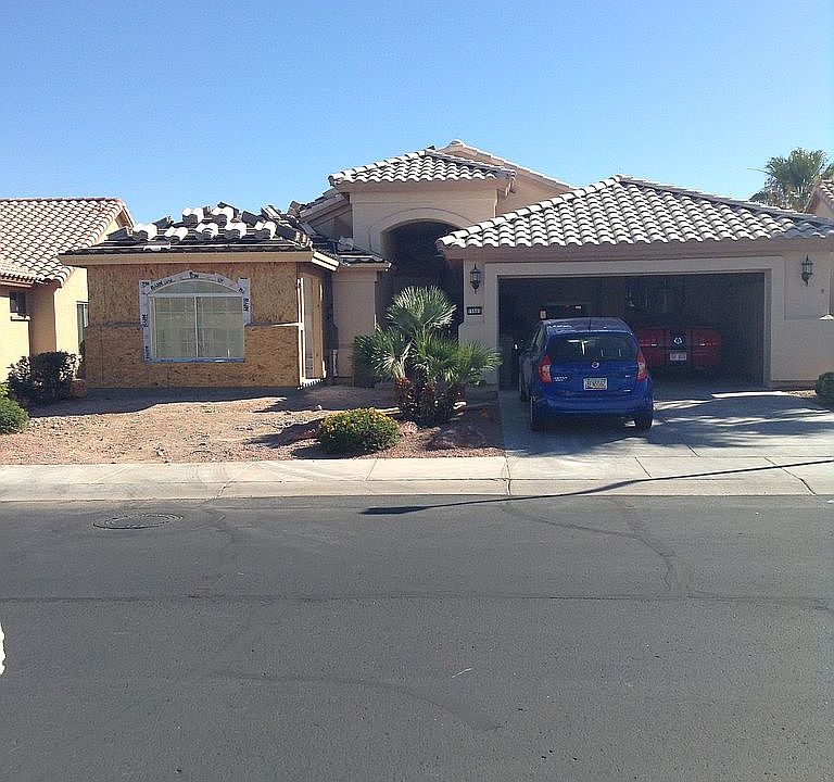 1st image of 15685 W Earll Dr
